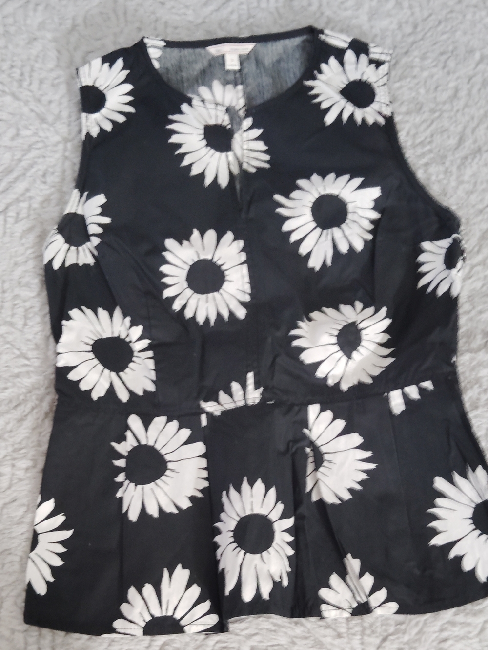 GAP Black Sleeveless Top with White Daisy Print